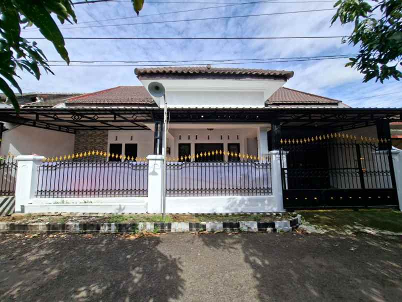 dijual rumah siap huni lokasi strategis di sulfat