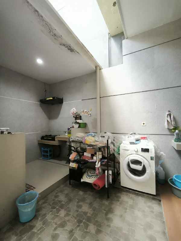 dijual rumah simpang darmo regency