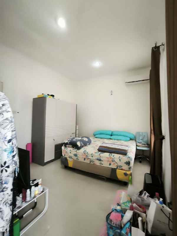 dijual rumah simpang darmo regency