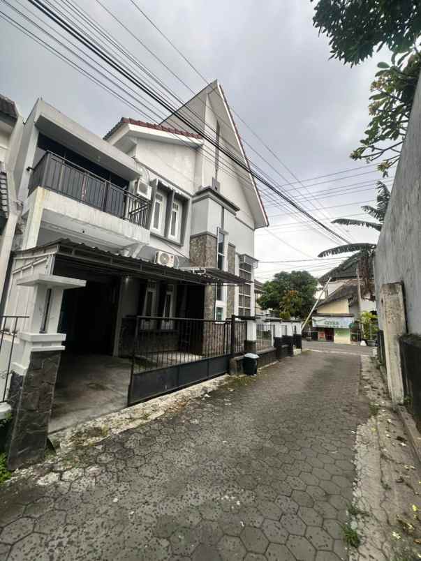 dijual rumah sinduadi kabupaten sleman
