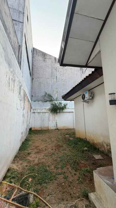 dijual rumah srengseng kembangan