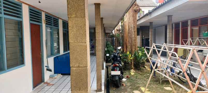 dijual rumah srengseng sawah