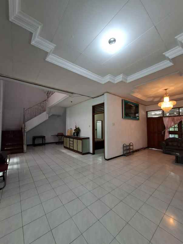 dijual rumah standart lokasi di araya kota malang