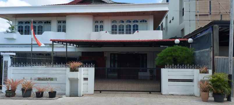 dijual rumah strategis ks tubun murah