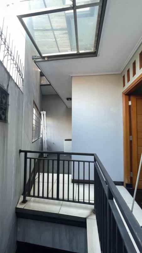dijual rumah sudimara timur ciledug