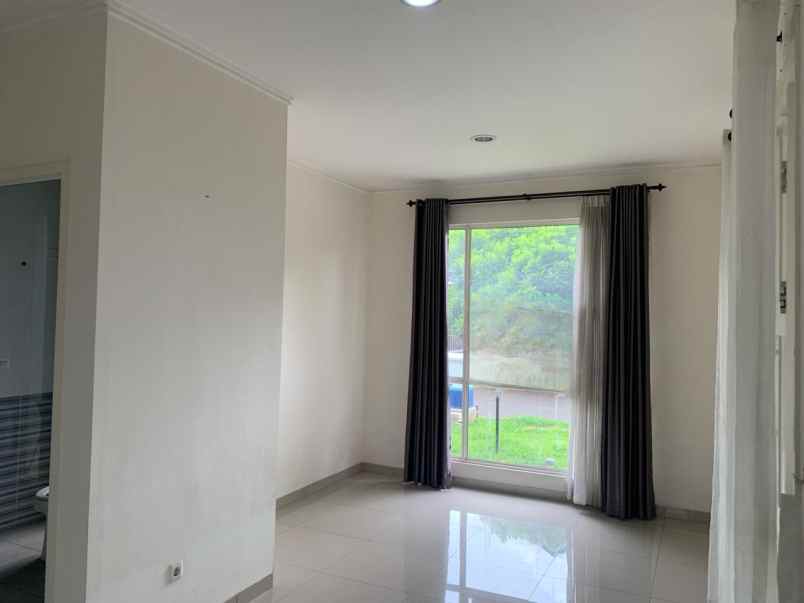 dijual rumah suvarna sutera cluster bahana
