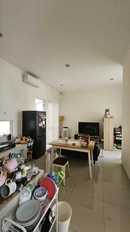 dijual rumah suvarna sutera tangerang