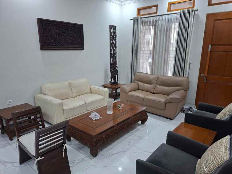 dijual rumah taman cikas galaxy bekasi