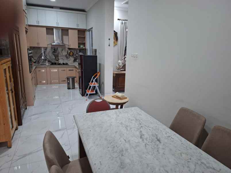 dijual rumah taman cikas galaxy bekasi