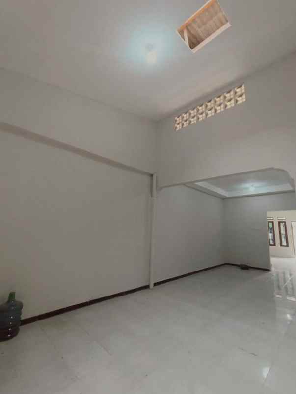 dijual rumah taman harapan baru