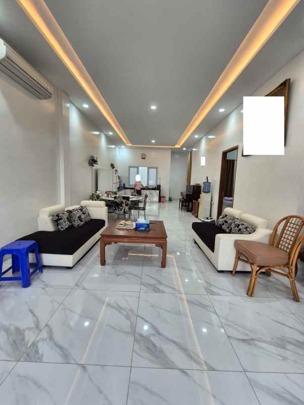 dijual rumah taman pegangsaan indah