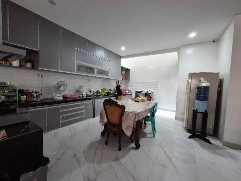 dijual rumah taman pegangsaan indah