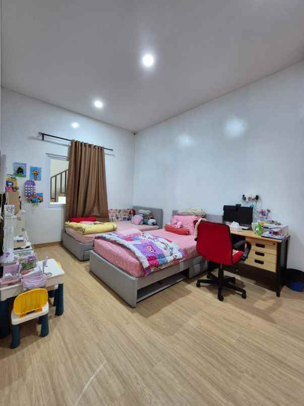 dijual rumah taman pegangsaan indah