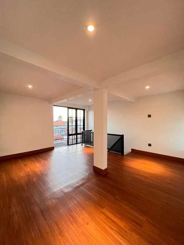 dijual rumah tanah baru