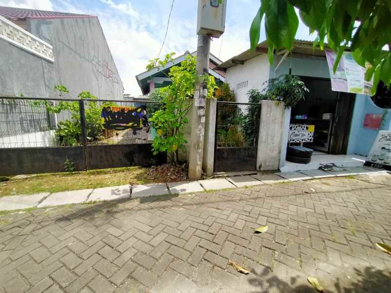 dijual rumah tanah luas di daerah kunciran