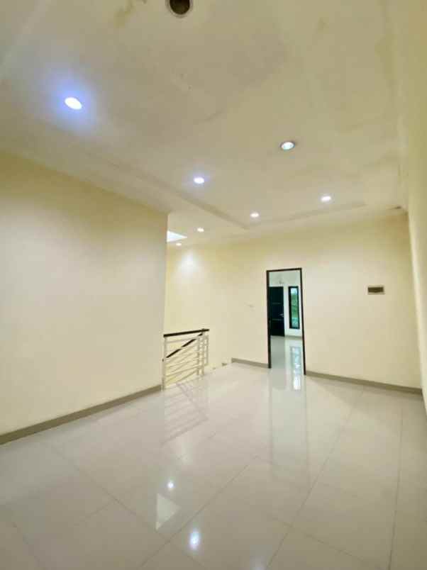 dijual rumah the gading residence