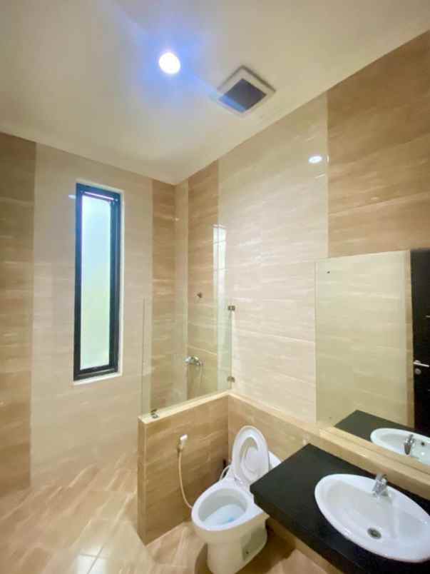 dijual rumah the gading residence