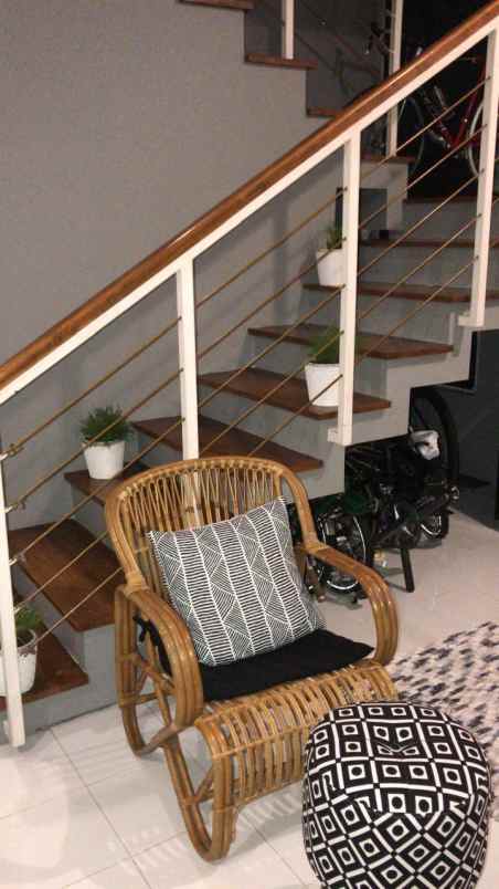 dijual rumah tiyasan