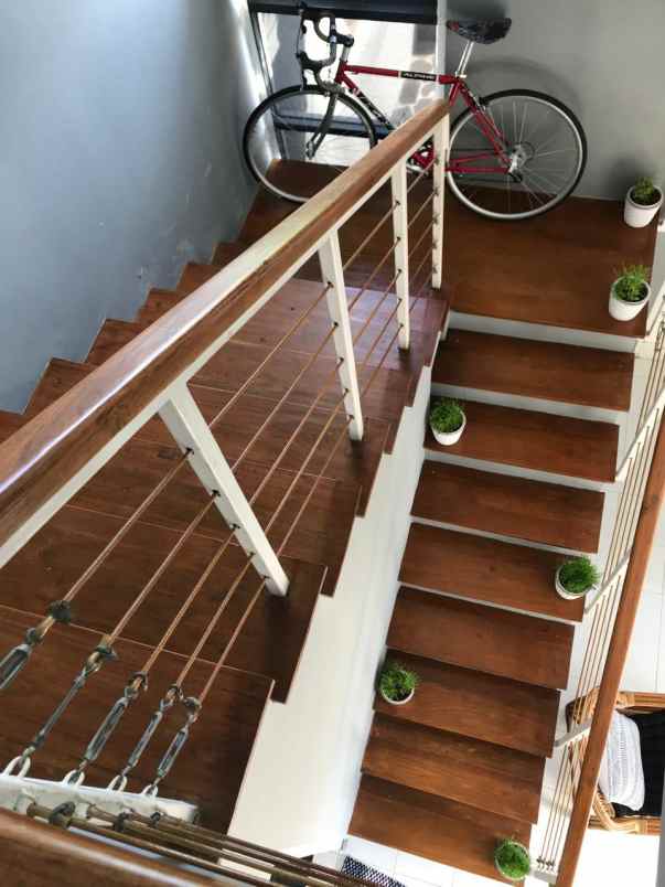 dijual rumah tiyasan