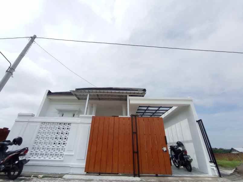 dijual rumah trunuh klaten selatan