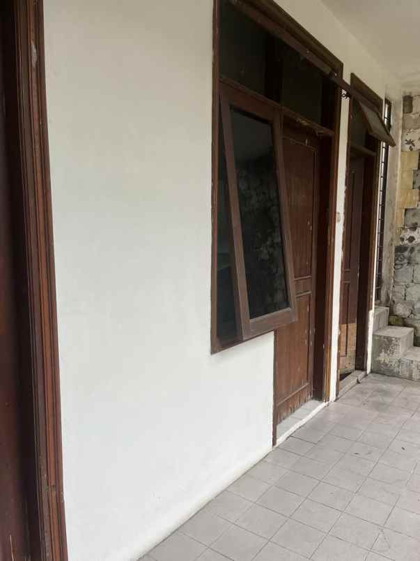 dijual rumah villa bukit mas