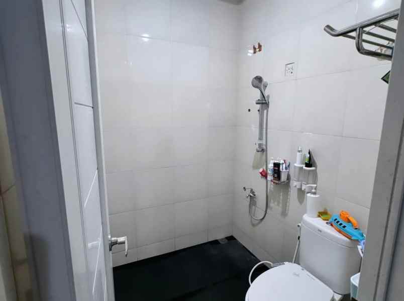 dijual rumah villa galaxy bekasi