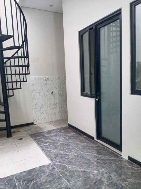 dijual rumah villa kaliudan indah