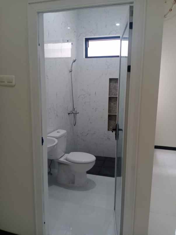 dijual rumah villa kaliudan indah