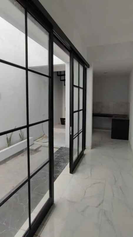 dijual rumah villa sentra raya citraland