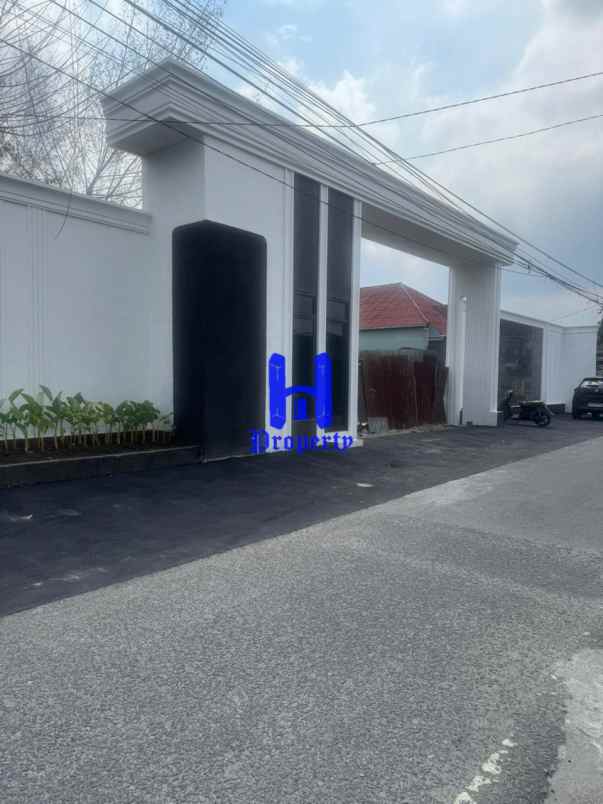 dijual rumah wellington haus jalan