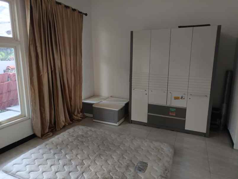 dijual rumah wisma menanggal surabaya