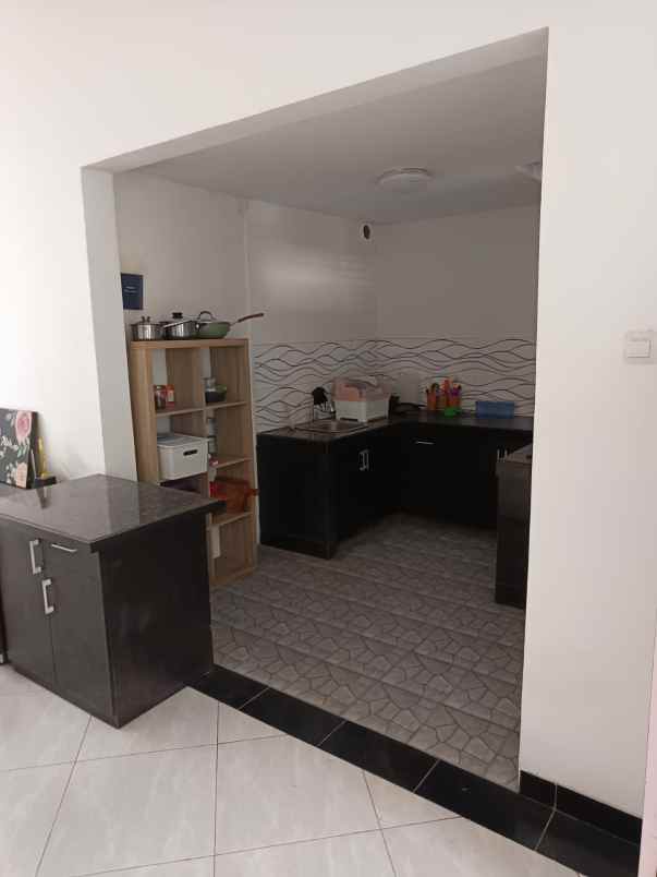 dijual rumah wisma menanggal surabaya