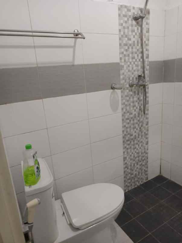 dijual rumah wisma menanggal surabaya