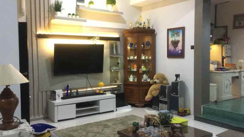 dijual rumah wisma tengger