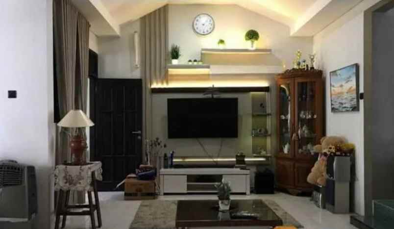 dijual rumah wisma tengger
