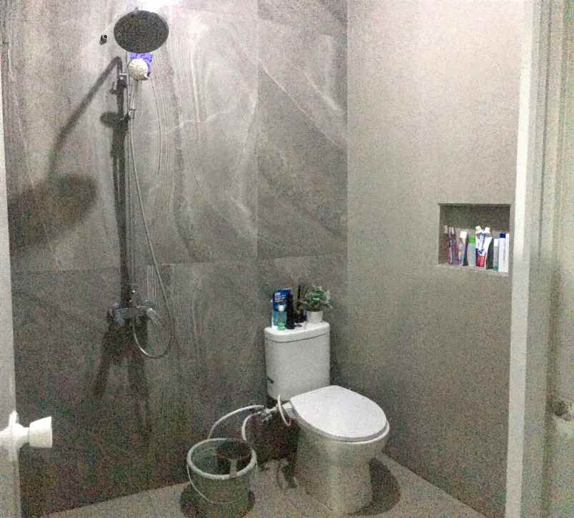 dijual rumah wisma tengger