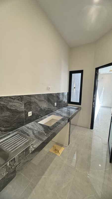 dijual rumah woodland