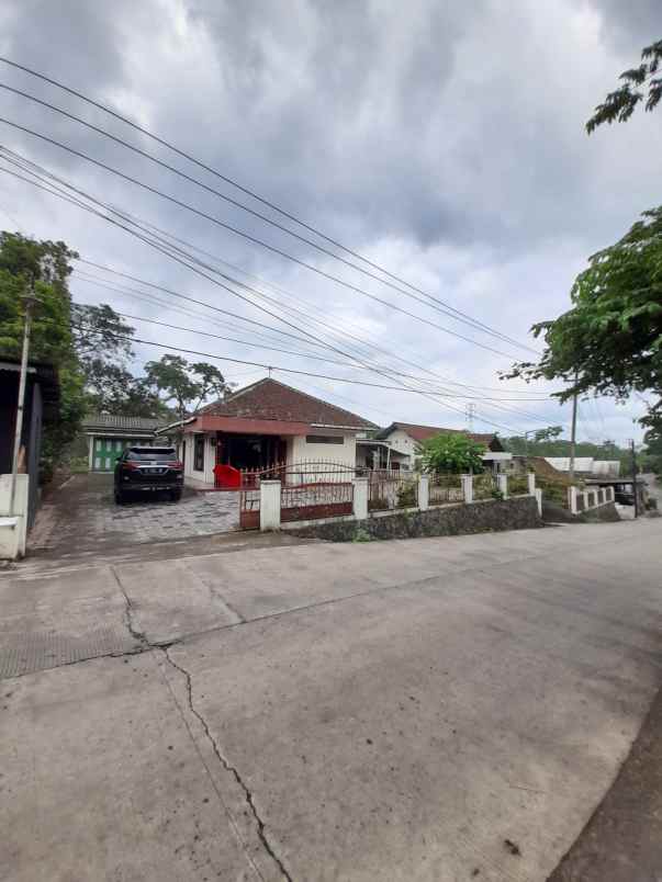 dijual tanah ada bangunan ngancar bawen semarang