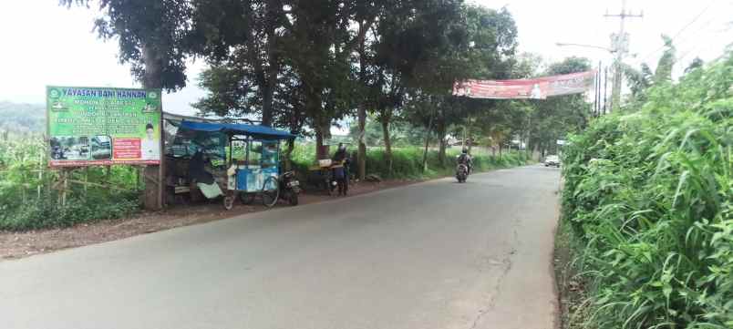 dijual tanah jl raya parakan muncang