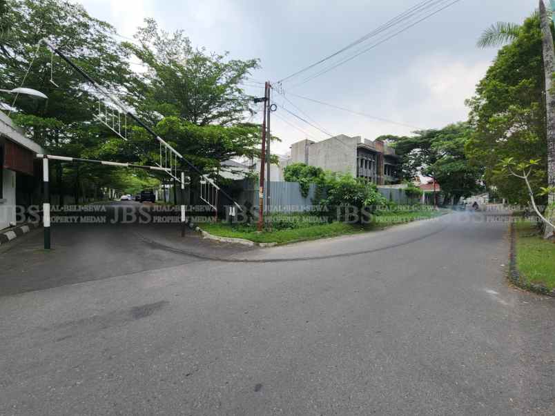 dijual tanah komplek padang golf