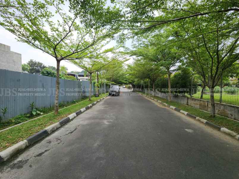 dijual tanah komplek padang golf