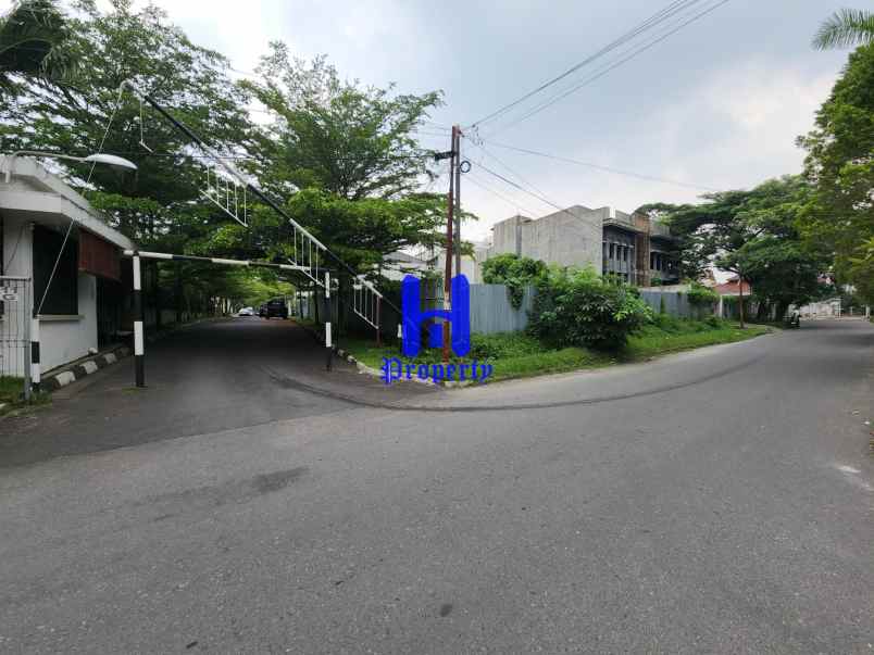 dijual tanah komplek padang golf