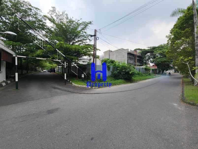 dijual tanah komplek padang golf