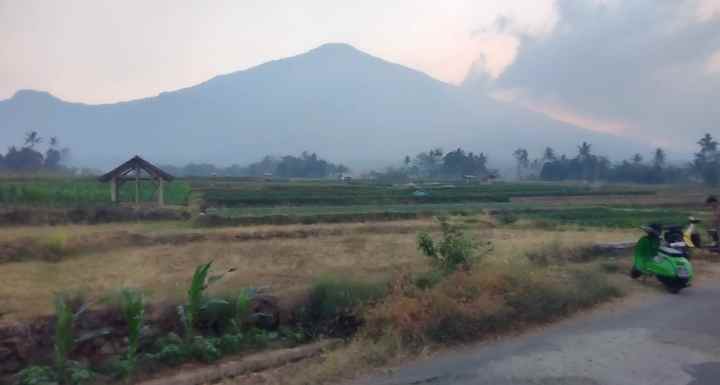 dijual tanah view gunung pinggir jalan di kuningan