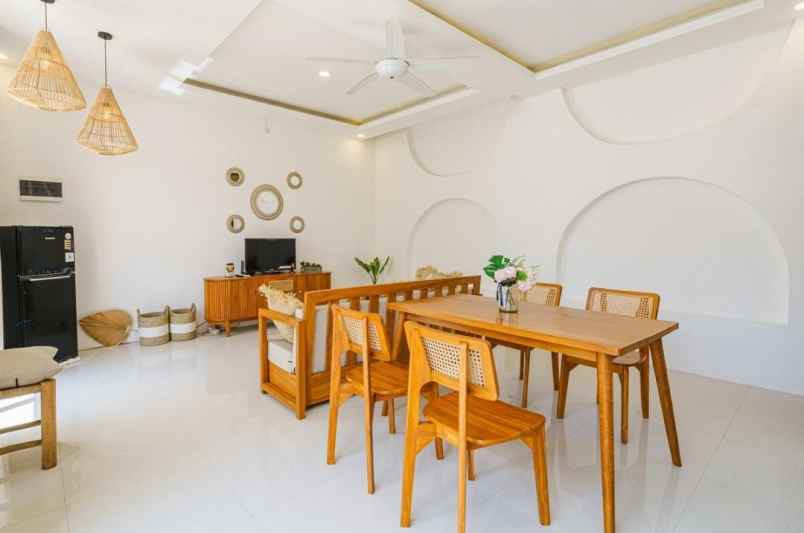 dijual villa 3 miliar di berawa canggu