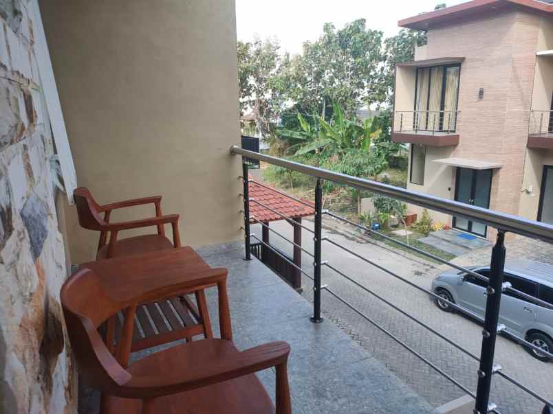 dijual villa gondorejo