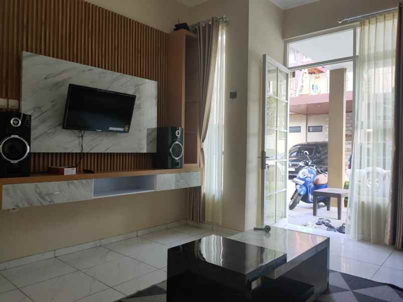 dijual villa gondorejo