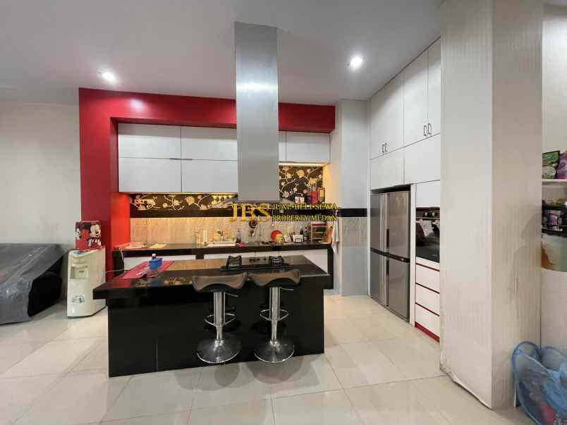 dijual villa komplek citra garden