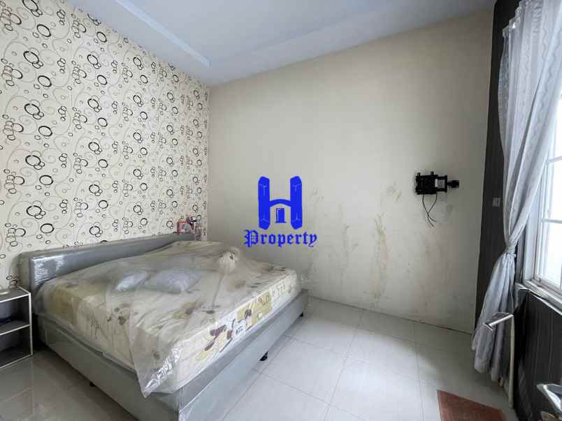 dijual villa komplek citra garden