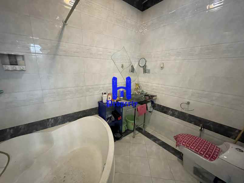 dijual villa komplek citra garden